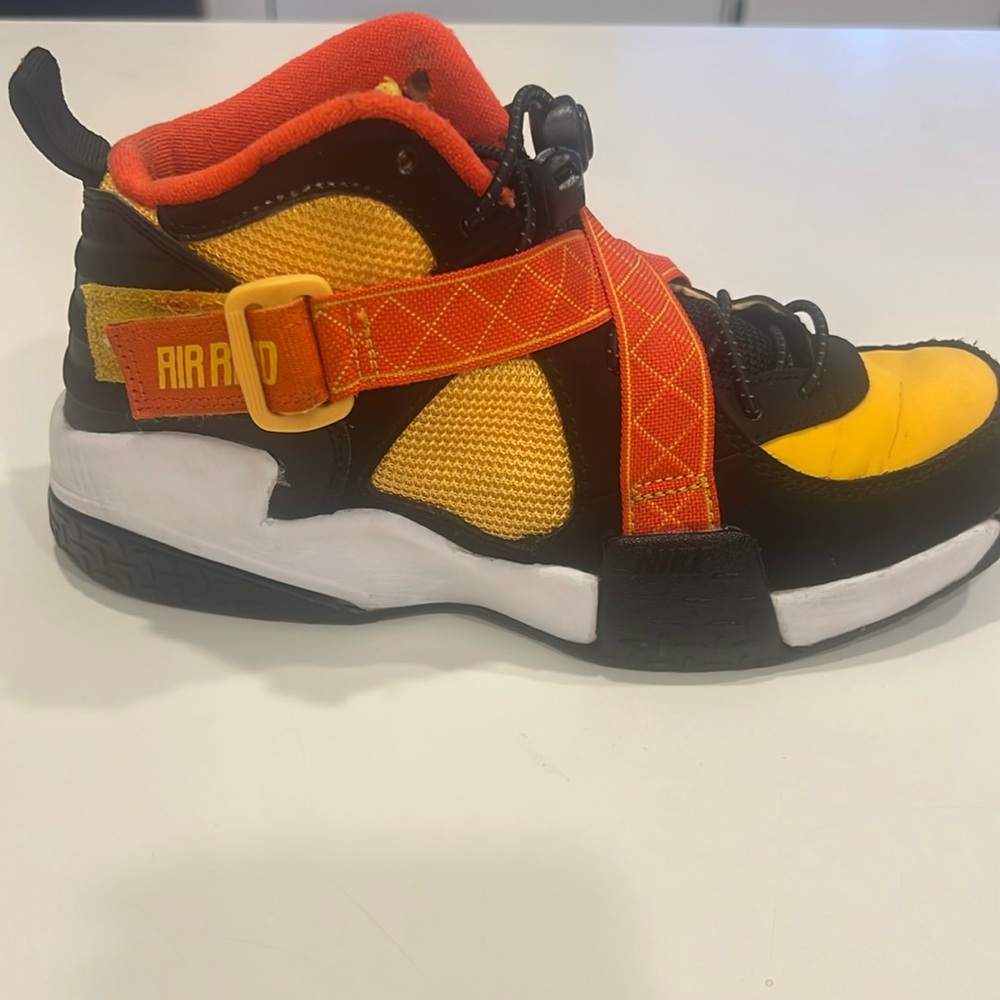 Nike Air Raid shoe